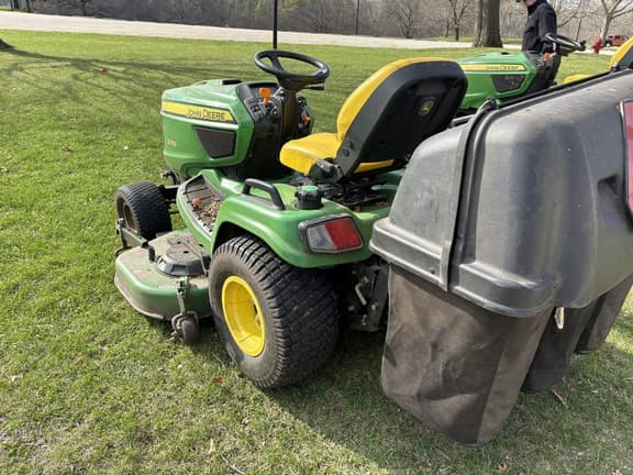 Image of John Deere X750 equipment image 2