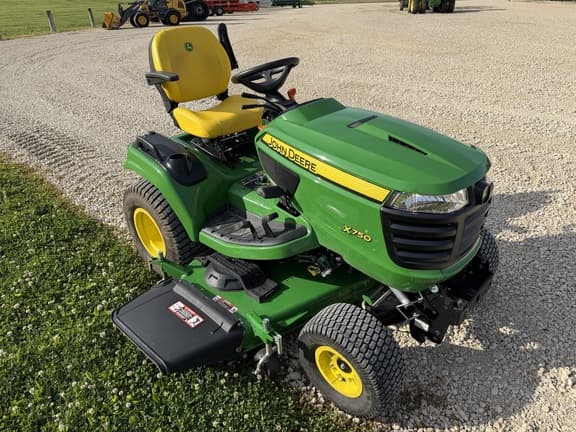 Image of John Deere X750 equipment image 2