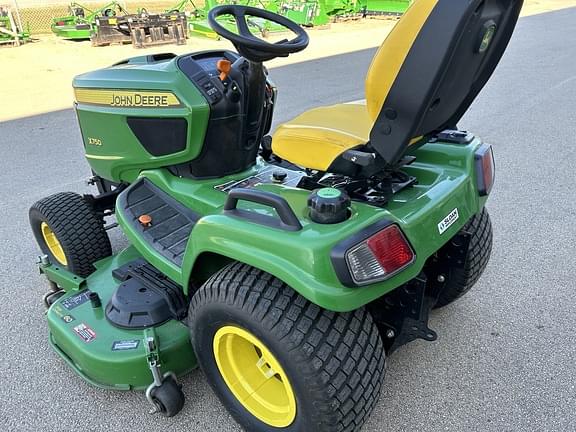 Image of John Deere X750 equipment image 2