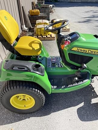 Image of John Deere X750 equipment image 3