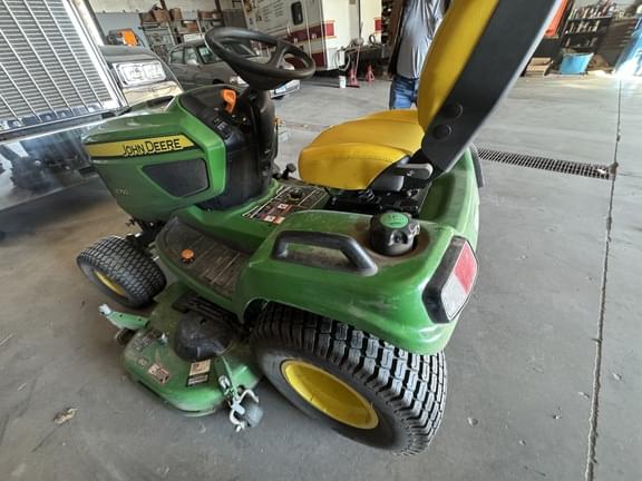 Image of John Deere X750 equipment image 3