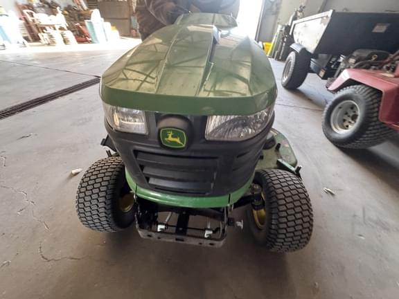 Image of John Deere X750 equipment image 2