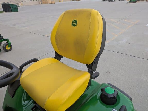 Image of John Deere X750 equipment image 2