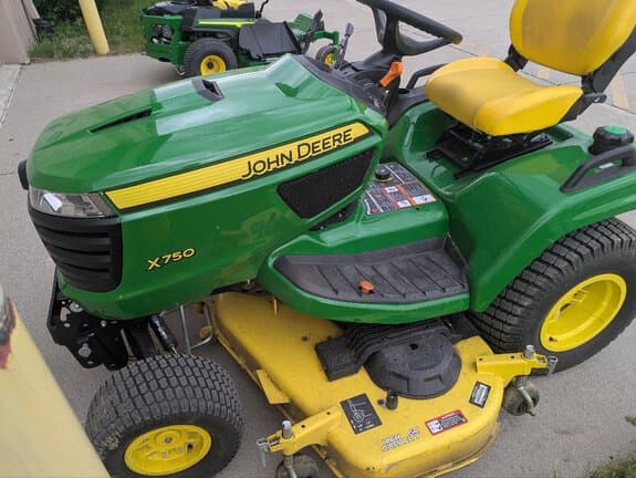 Image of John Deere X750 equipment image 1