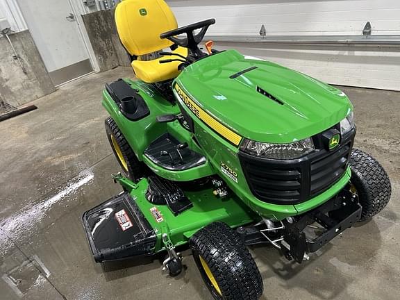 Image of John Deere X750 equipment image 3