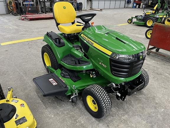 Image of John Deere X750 equipment image 3