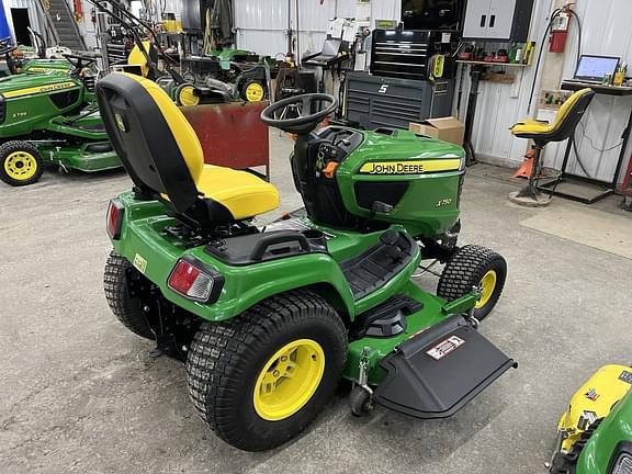 Image of John Deere X750 equipment image 4