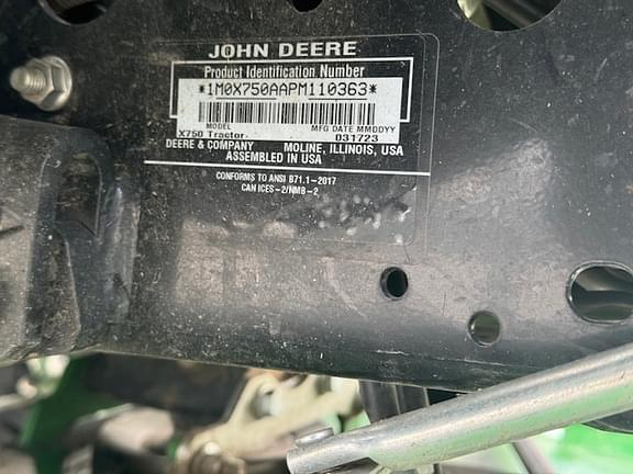 Image of John Deere X750 equipment image 2