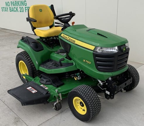 Main image John Deere X750