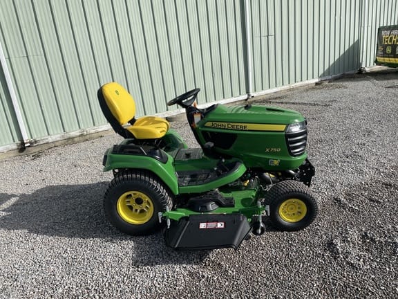 Main image John Deere X750