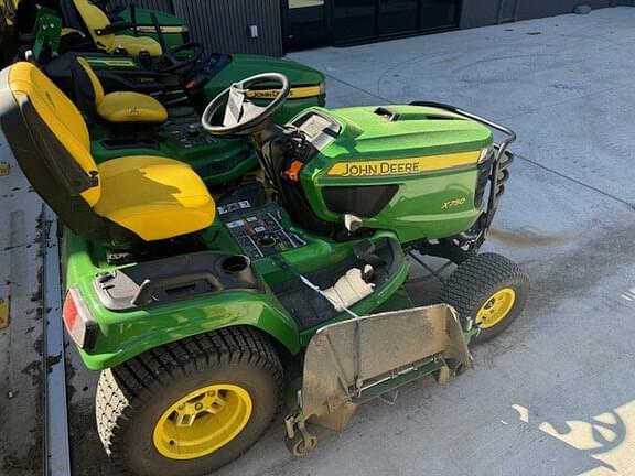 Image of John Deere X750 equipment image 4