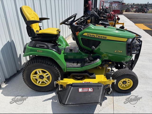 Image of John Deere X754 equipment image 2