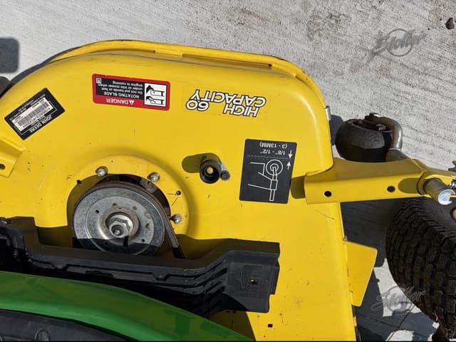 Image of John Deere X754 equipment image 3