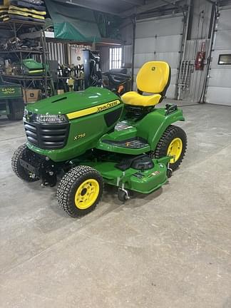 Image of John Deere X758 equipment image 1