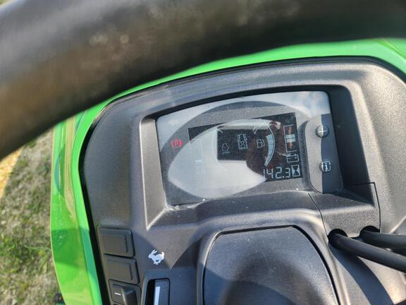 Image of John Deere X758 equipment image 4