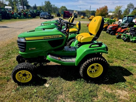 Image of John Deere X758 equipment image 1