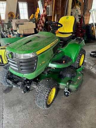 Main image John Deere X758