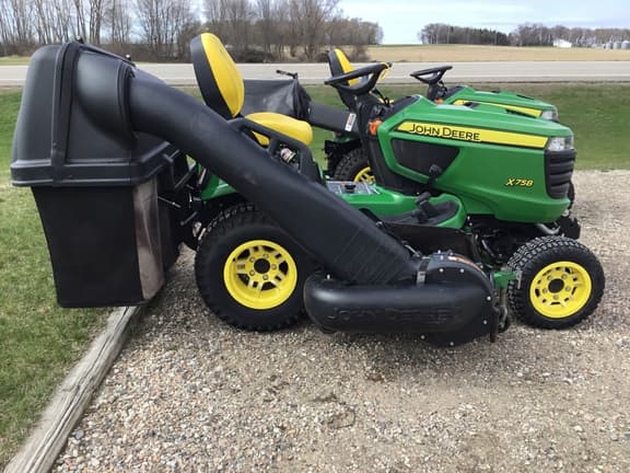 Image of John Deere X758 equipment image 2