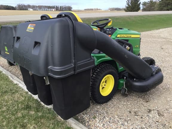 Image of John Deere X758 equipment image 4