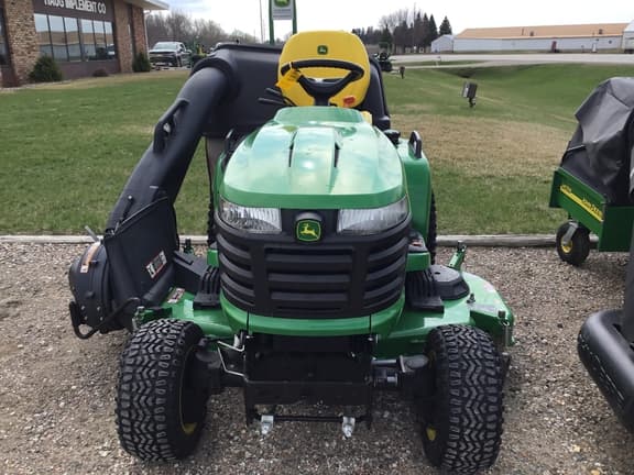 Image of John Deere X758 equipment image 3