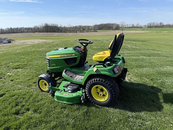Image of John Deere X758 equipment image 4
