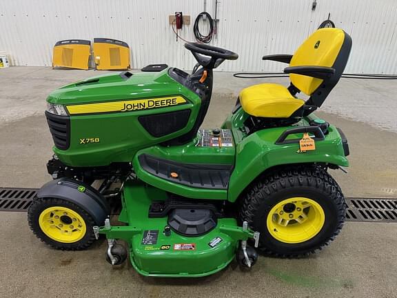 Image of John Deere X758 equipment image 1
