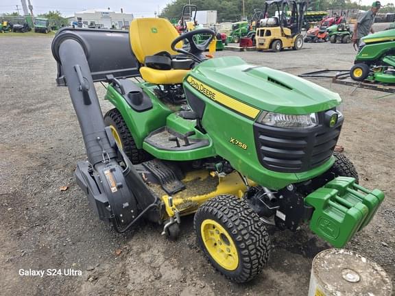 Image of John Deere X758 equipment image 4