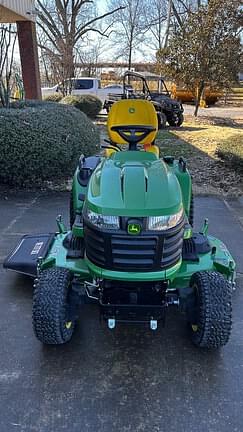 Image of John Deere X758 equipment image 3