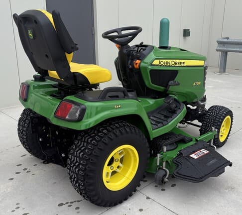 Image of John Deere X758 equipment image 2