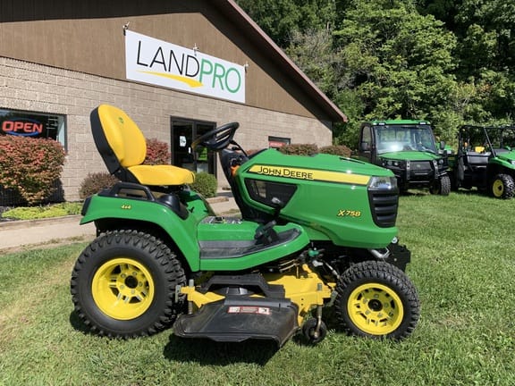 Main image John Deere X758
