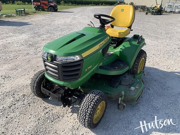 Image of John Deere X758 equipment image 3