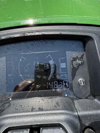 Image of John Deere X758 equipment image 4