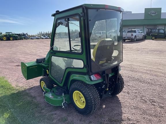 Image of John Deere X758 equipment image 2