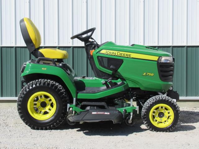 Image of John Deere X758 equipment image 3