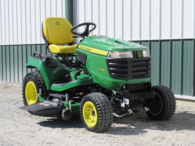 Image of John Deere X758 equipment image 2
