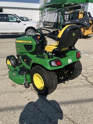 Image of John Deere X758 equipment image 1
