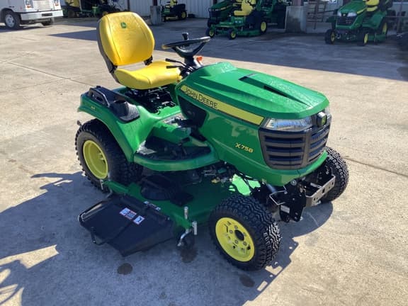 Image of John Deere X758 equipment image 4