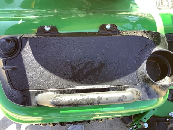 Image of John Deere X758 equipment image 2