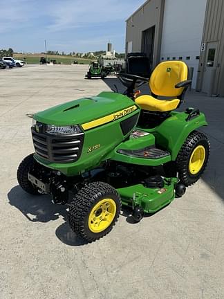 Image of John Deere X758 equipment image 2