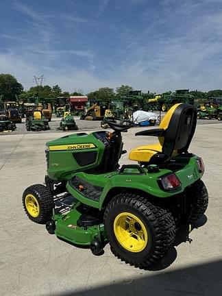 Image of John Deere X758 equipment image 4