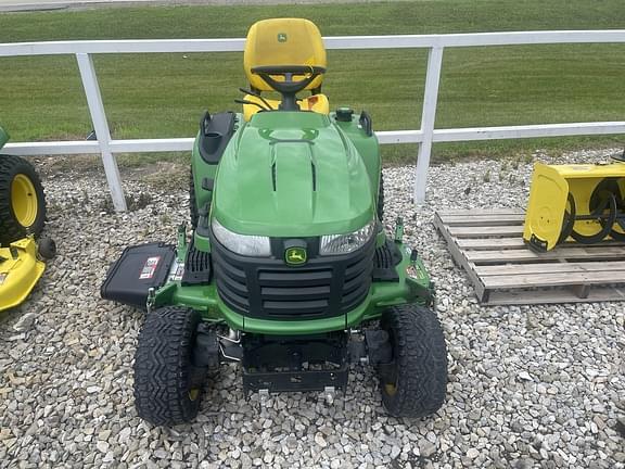 Image of John Deere X758 equipment image 1