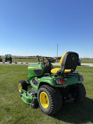 Image of John Deere X758 equipment image 2