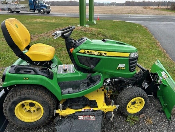 2023 John Deere X758 Equipment Image0