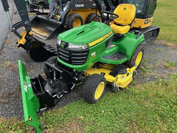 Image of John Deere X758 equipment image 2