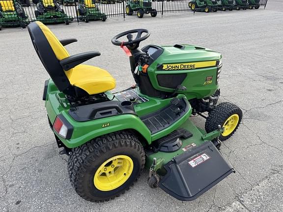 Image of John Deere X758 equipment image 4