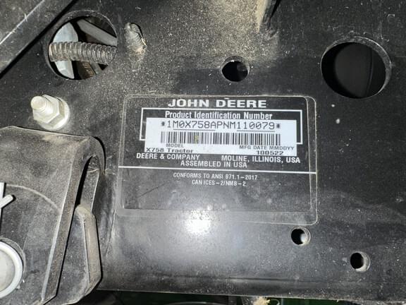Image of John Deere X758 equipment image 3