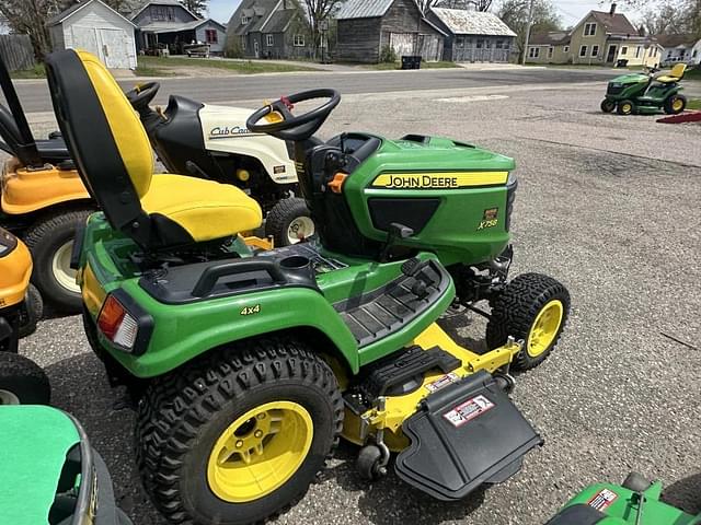 Image of John Deere X758 equipment image 2