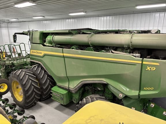 Image of John Deere X9 1000 equipment image 3