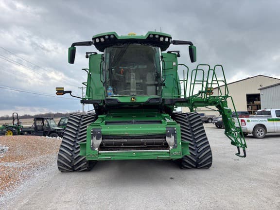 Image of John Deere X9 1000 equipment image 2