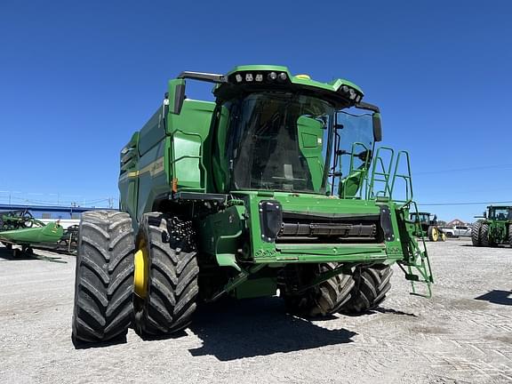 Image of John Deere X9 1000 equipment image 1